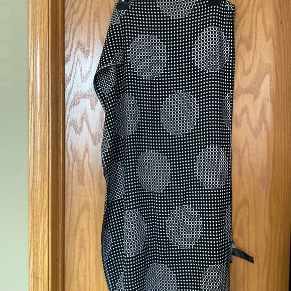 Scarf - Picture 1 of 4